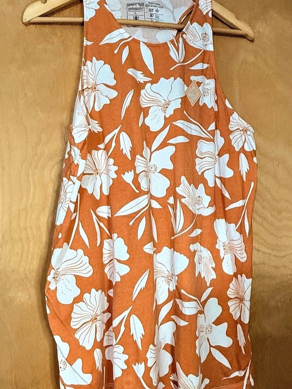 Patagonia Floral Tank Top in Orange & White Size Large
